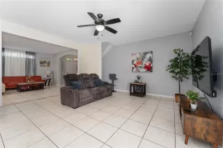 Photo #6: S5146286 Listing