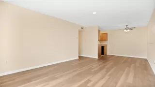 Photo #2: S5146352 Listing