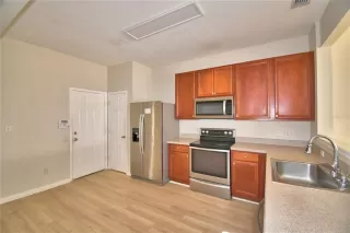 Photo #4: S5146421 Listing