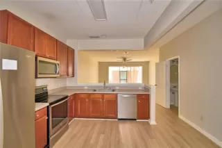 Photo #5: S5146421 Listing