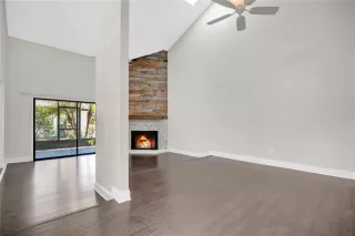 Photo #4: S5146437 Listing