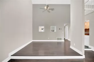 Photo #6: S5146437 Listing