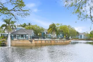 Photo #2: S5146440 Listing