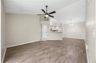 Photo #6: S5146440 Listing