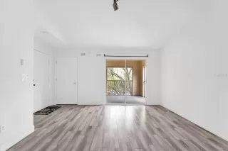 Photo #5: S5146459 Listing