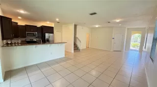 Photo #4: S5146793 Listing