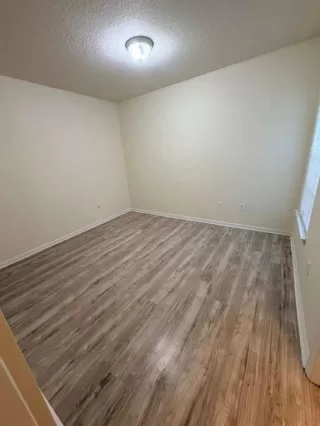 Photo #5: S5146891 Listing