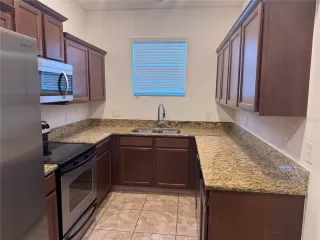 Photo #6: S5146911 Listing 