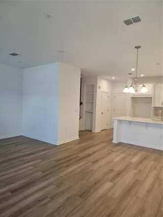 Photo #6: S5147006 Listing 