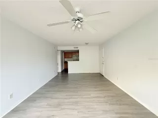 Photo #4: S5147145 Listing