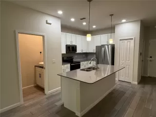 Photo #6: S5147191 Listing