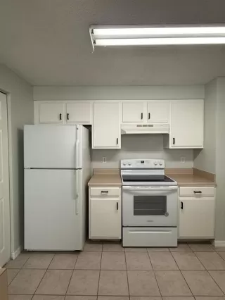 Photo #4: S5147389 Listing