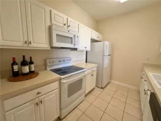 Photo #3: S5147588 Listing