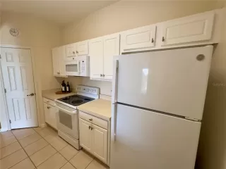 Photo #4: S5147588 Listing