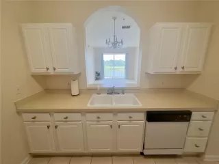 Photo #5: S5147588 Listing