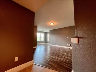 Photo #5: S5148096 Listing 