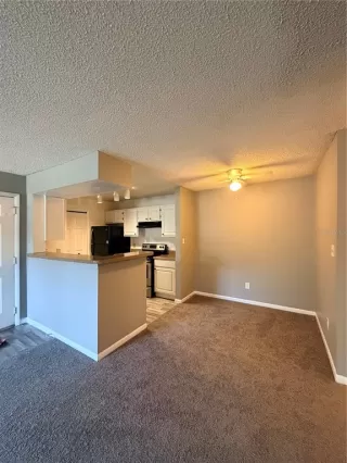 Photo #4: S5148279 Listing
