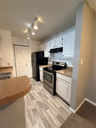 Photo #5: S5148279 Listing
