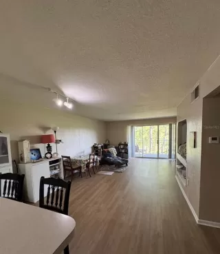 Photo #4: S5148285 Listing