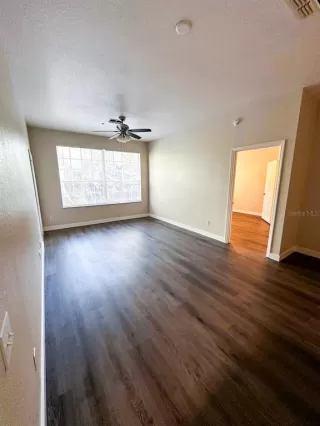 Photo #2: S5149547 Listing