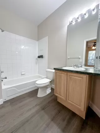 Photo #6: S5149547 Listing