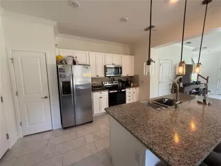 Photo #6: S5149825 Listing