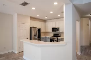 Photo #4: S5149907 Listing 