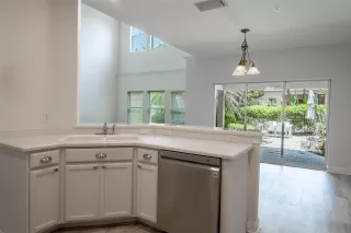 Photo #6: S5149907 Listing 