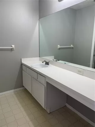 Photo #3: S5150041 Listing