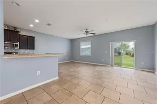 Photo #4: S5150051 Listing 