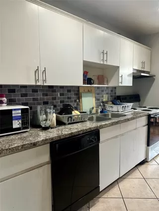 Photo #2: S5150055 Listing