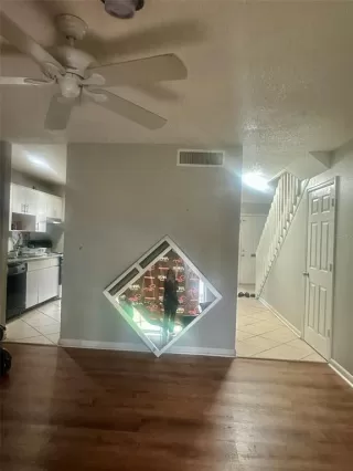 Photo #5: S5150055 Listing