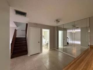 Photo #3: S5150708 Listing