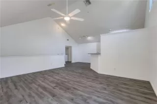 Photo #3: S5150901 Listing