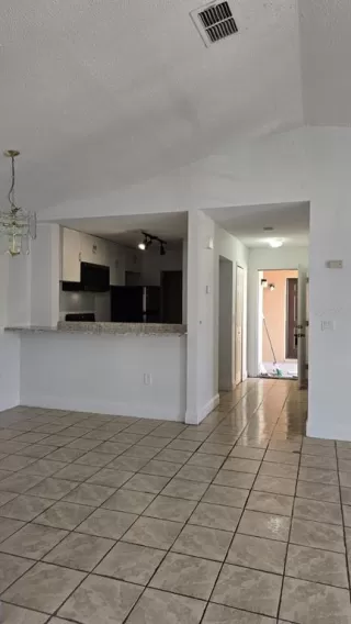 Photo #4: S5151308 Listing 