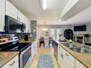 Photo #4: S5151623 Listing