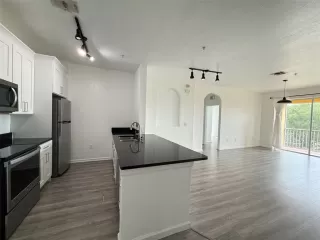Photo #3: S5151685 Listing 