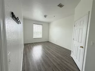 Photo #6: S5151685 Listing 