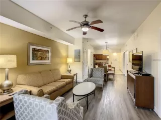 Photo #4: S5151770 Listing