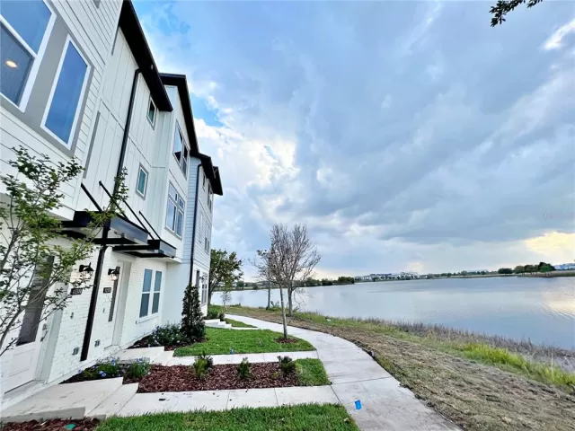MLS: S5152038 Condo For Sale