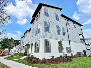 Photo #2: S5152038 Listing