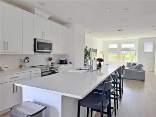 Photo #6: S5152038 Listing