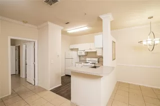 Photo #6: S5152051 Listing