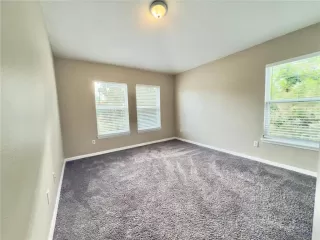 Photo #6: S5152200 Listing