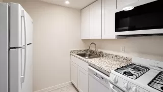 Photo #6: S5152209 Listing