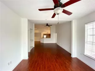 Photo #4: S5152218 Listing