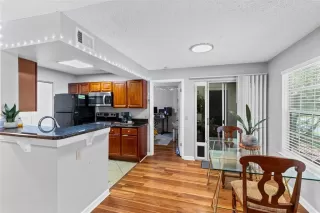 Photo #6: S5152228 Listing