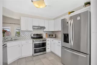 Photo #4: S5152285 Listing