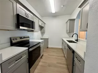 Photo #6: S5152302 Listing