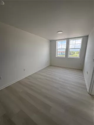 Photo #2: S5152393 Listing